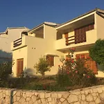 Holiday home House Katy Peracko Blato
