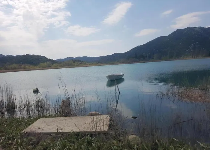 House Katy Peracko Blato