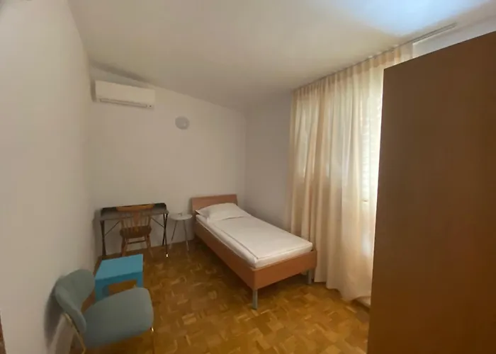 House Katy Holiday home Peracko Blato